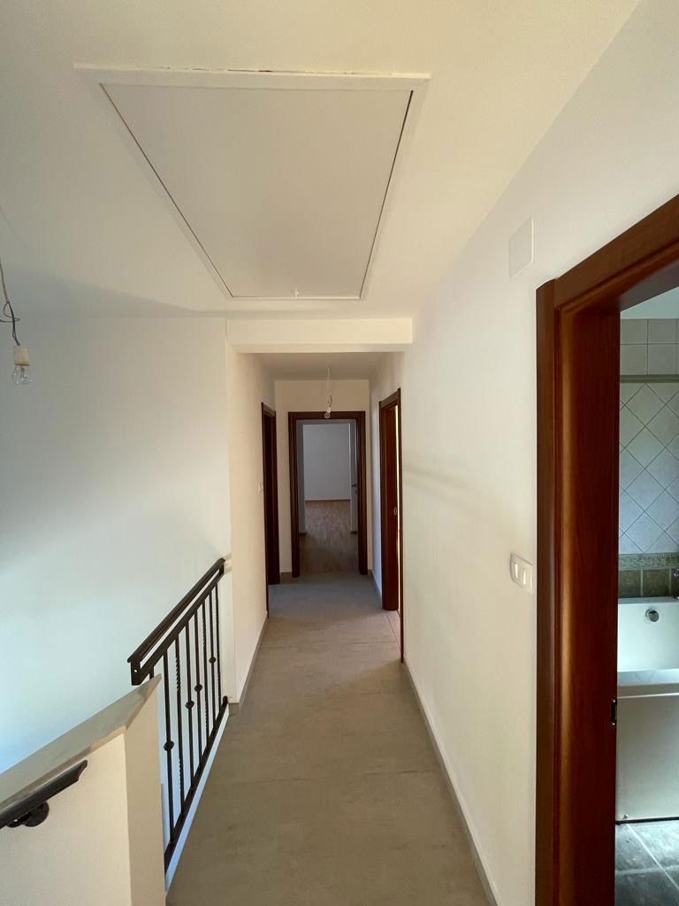 <p>Prekrasna vila u mirnom okruženju - Hlapa, Dobrinj</p>