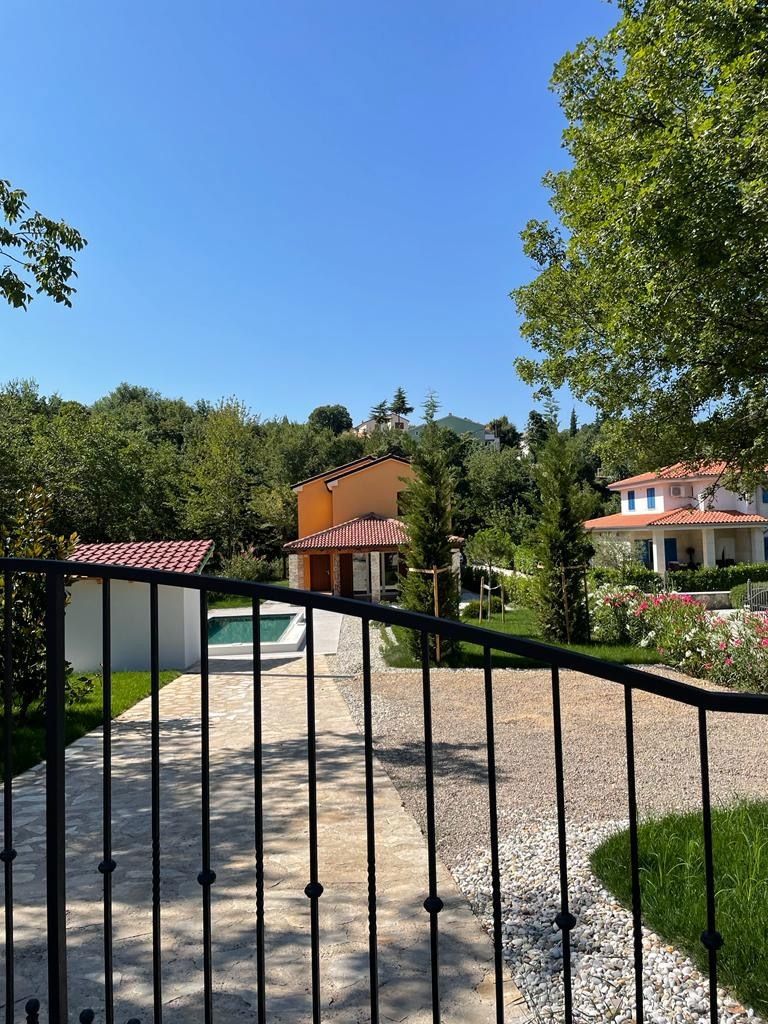 <p>Prekrasna vila u mirnom okruženju - Hlapa, Dobrinj</p>