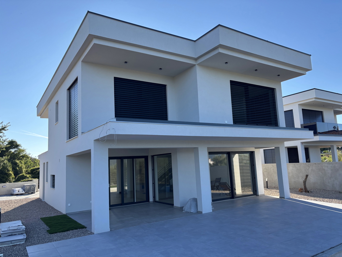 Moderna lussuosa villa con piscina e vista mare – Brzac, isola di Krk