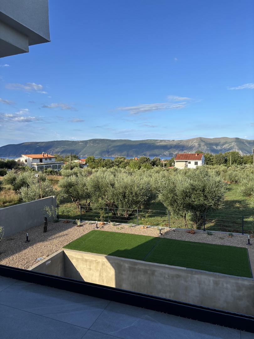 Moderna lussuosa villa con piscina e vista mare – Brzac, isola di Krk