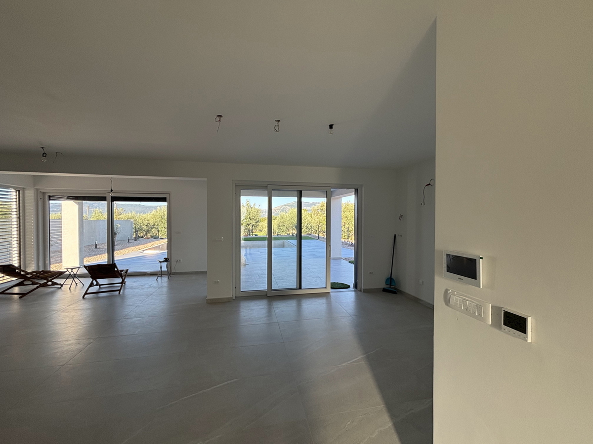 Moderna lussuosa villa con piscina e vista mare – Brzac, isola di Krk