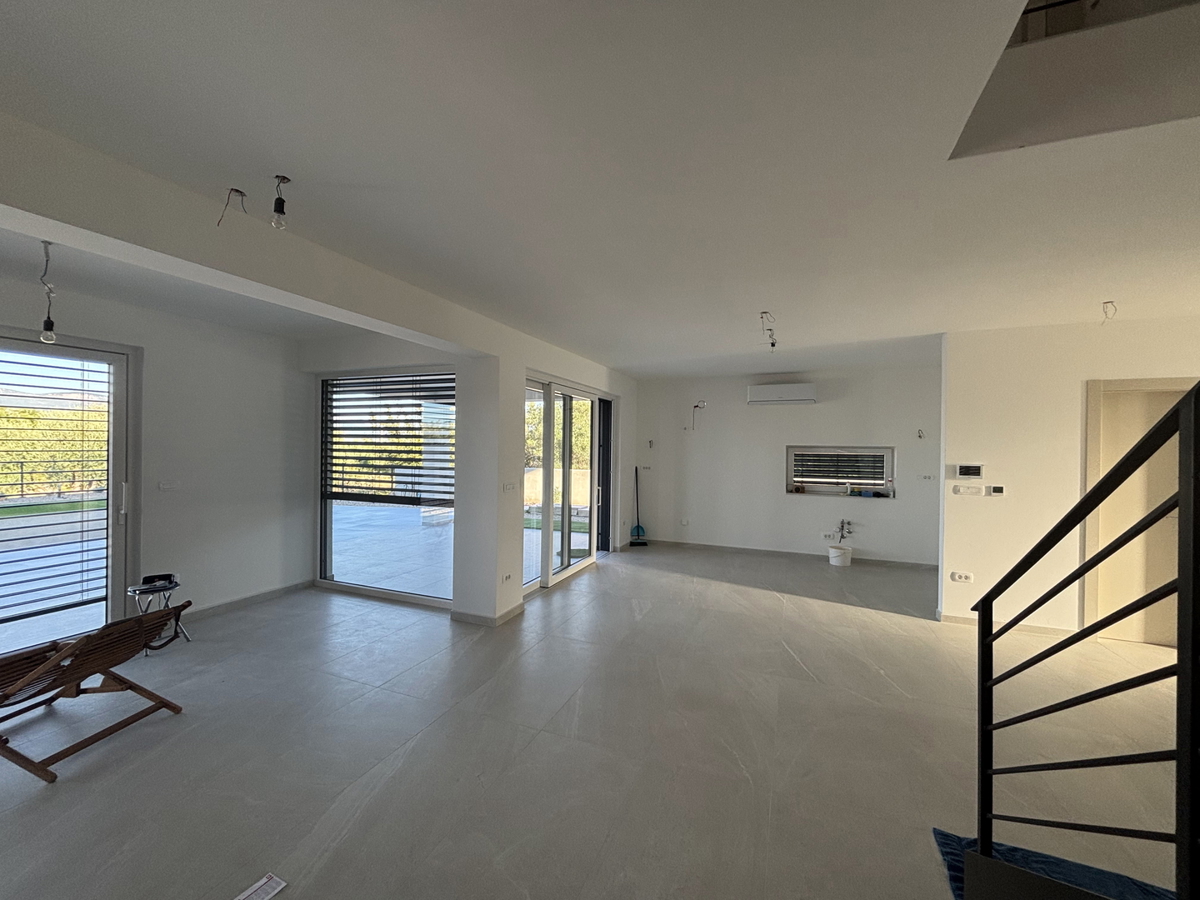 Moderna lussuosa villa con piscina e vista mare – Brzac, isola di Krk