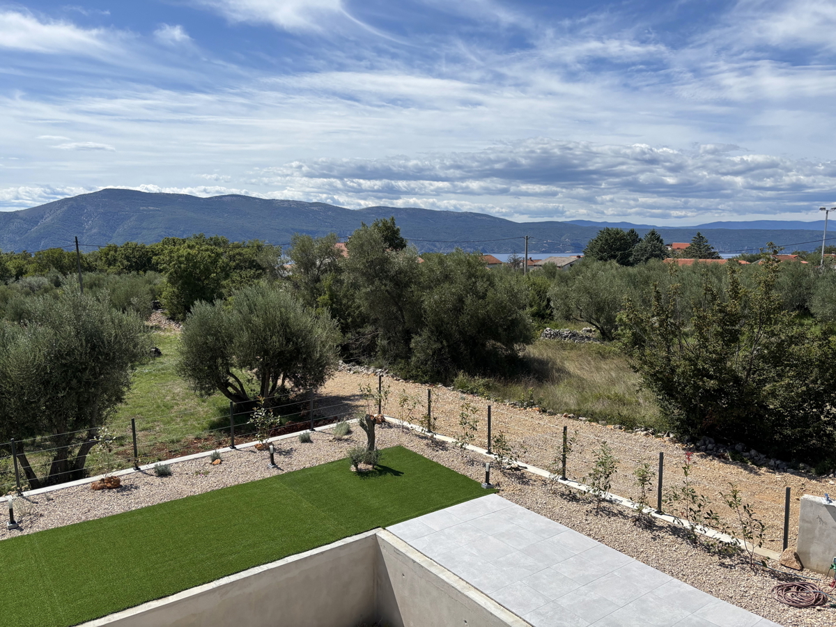 Moderna lussuosa villa con piscina e vista mare – Brzac, isola di Krk