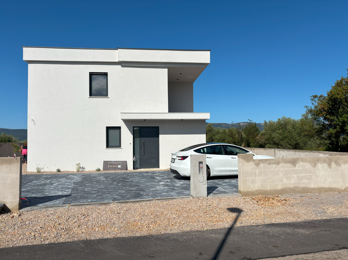 Moderna lussuosa villa con piscina e vista mare – Brzac, isola di Krk