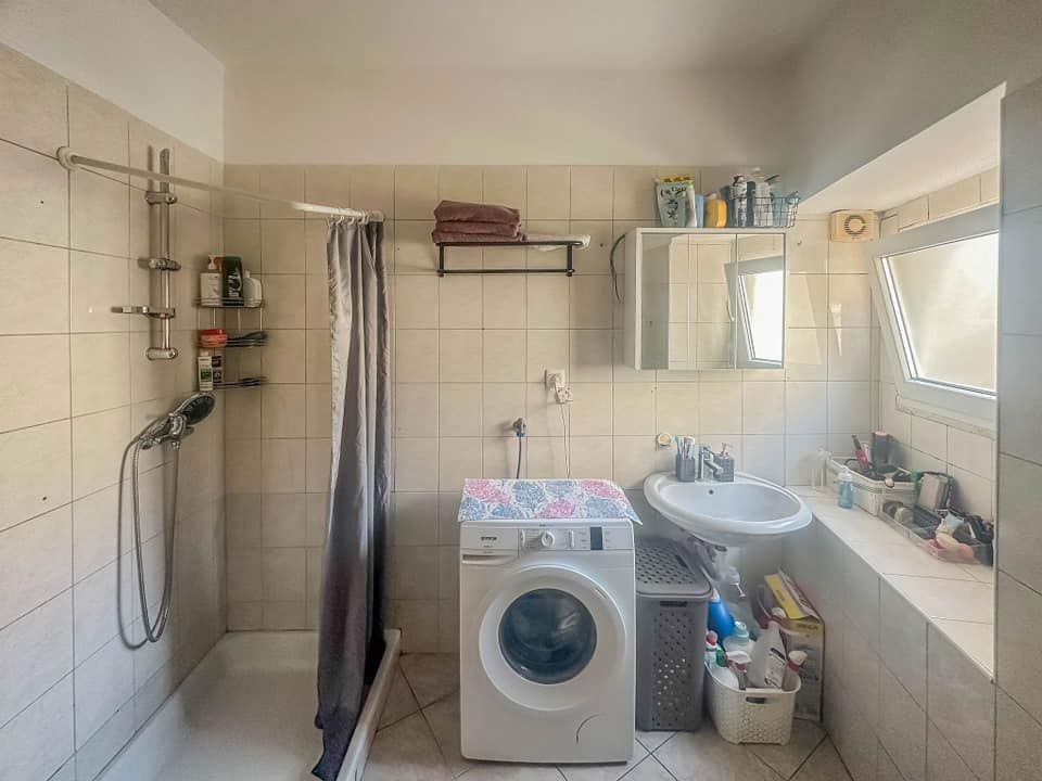 Casa nel centro di Brtonigla, con due appartamenti