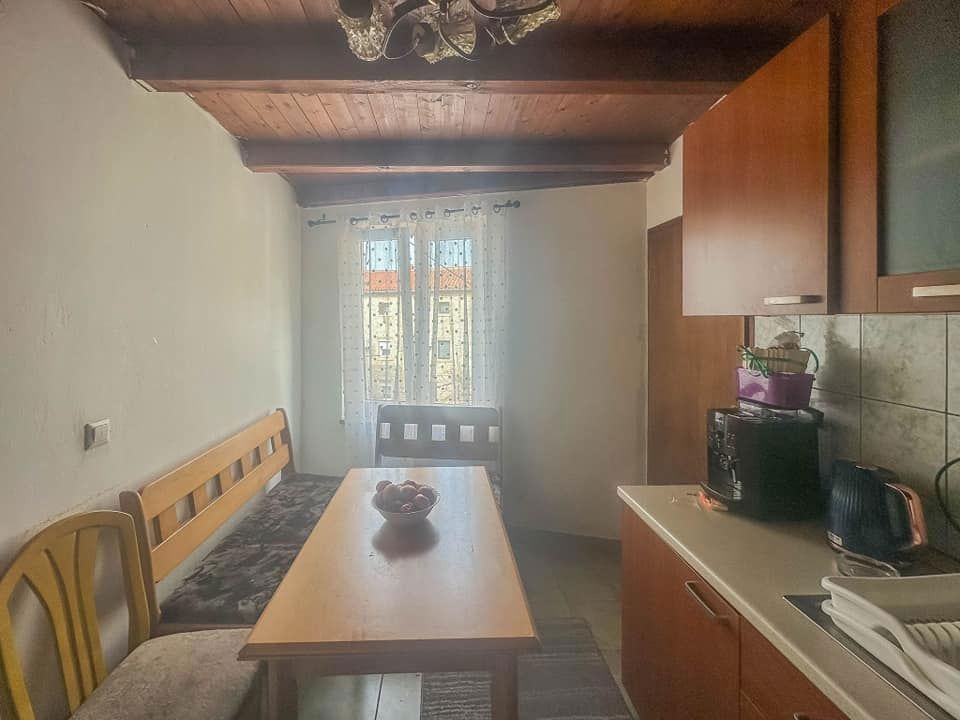 Casa nel centro di Brtonigla, con due appartamenti