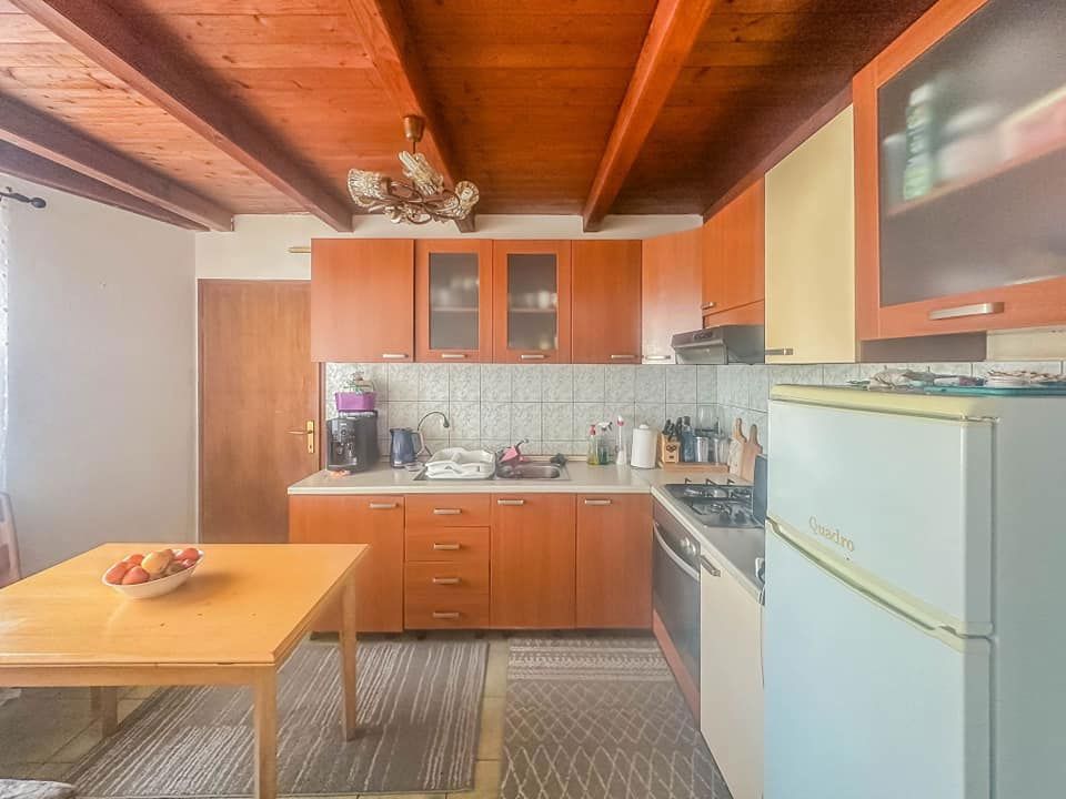 Casa nel centro di Brtonigla, con due appartamenti