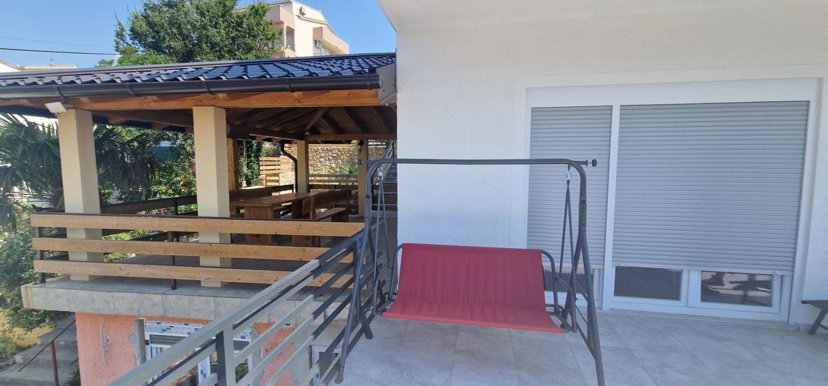 <p>Meraviglioso appartamento con tre terrazze e vista mare - Dramalj</p>