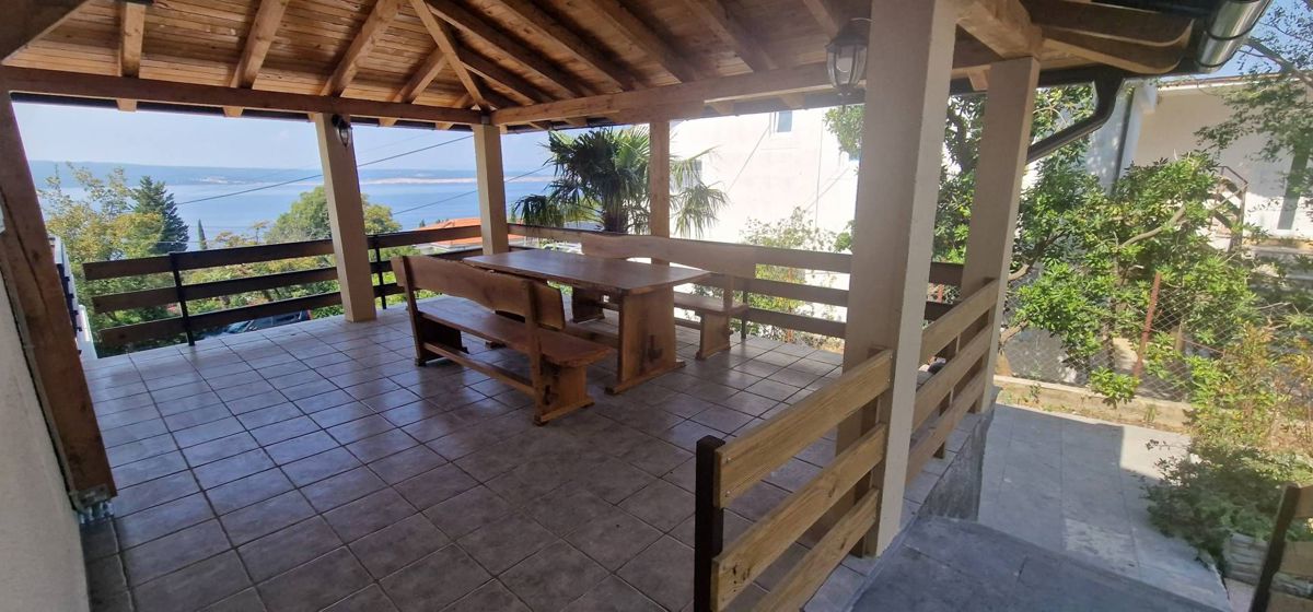 <p>Meraviglioso appartamento con tre terrazze e vista mare - Dramalj</p>