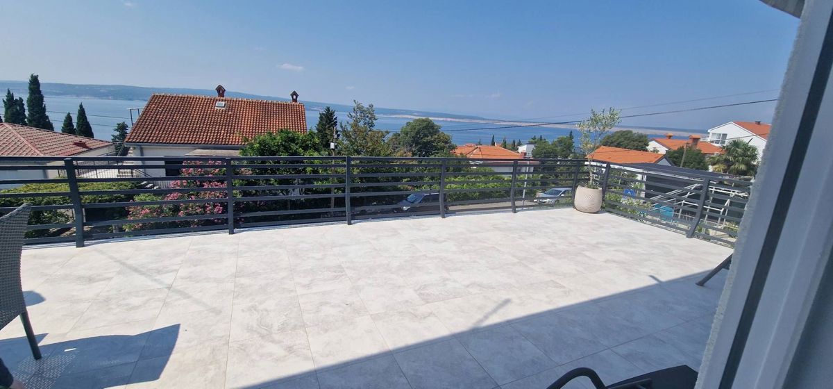 <p>Meraviglioso appartamento con tre terrazze e vista mare - Dramalj</p>