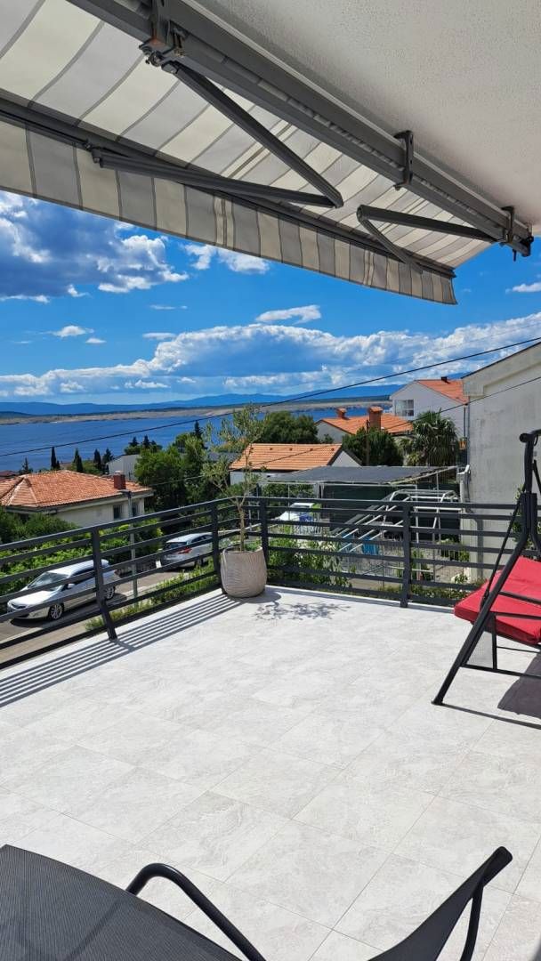 <p>Meraviglioso appartamento con tre terrazze e vista mare - Dramalj</p>