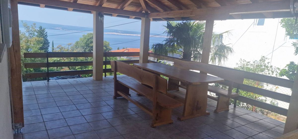 <p>Meraviglioso appartamento con tre terrazze e vista mare - Dramalj</p>