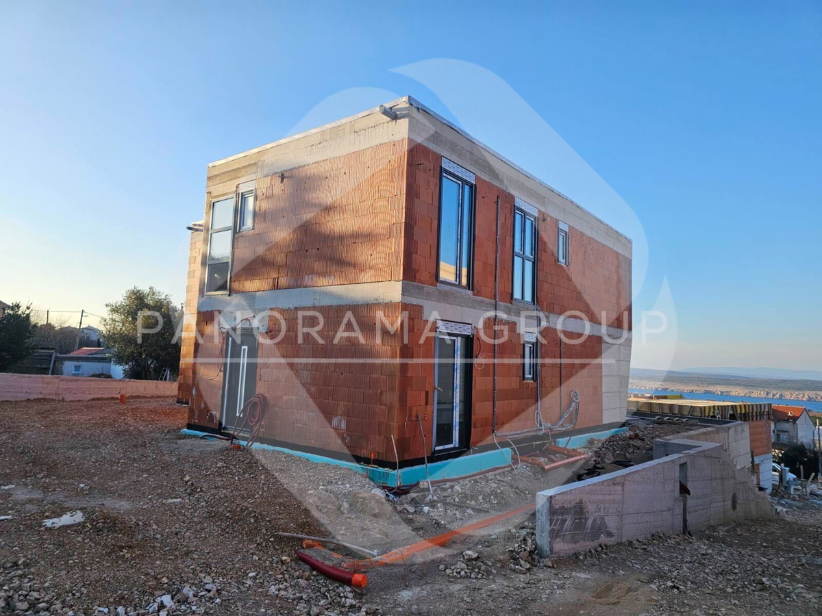 Jadranovo, Dvojna kuća con piscina privata