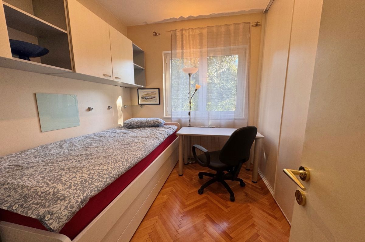 <pre>Bellissimo appartamento a Puntu, in ottima posizione, a 50m dal mare</pre>