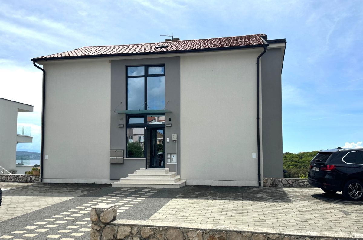 Appartamento arredato con piscina e vista mare - città di Krk