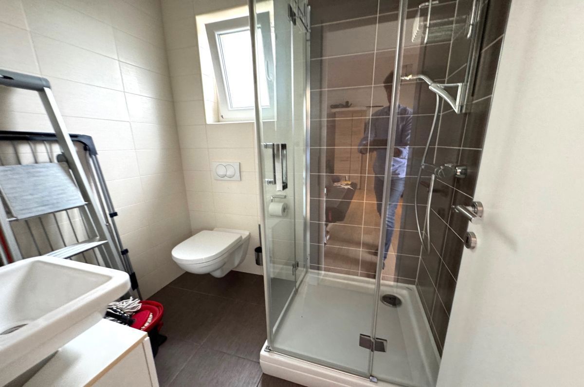 Appartamento arredato con piscina e vista mare - città di Krk