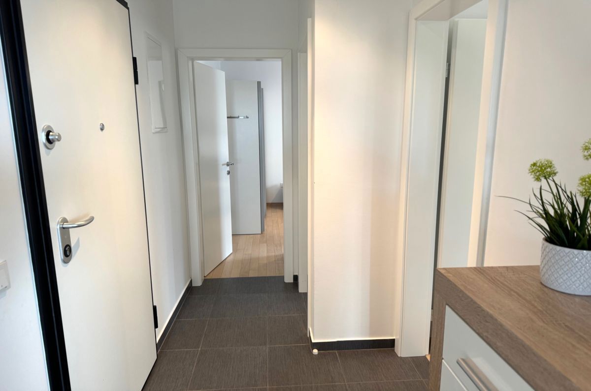 Appartamento arredato con piscina e vista mare - città di Krk