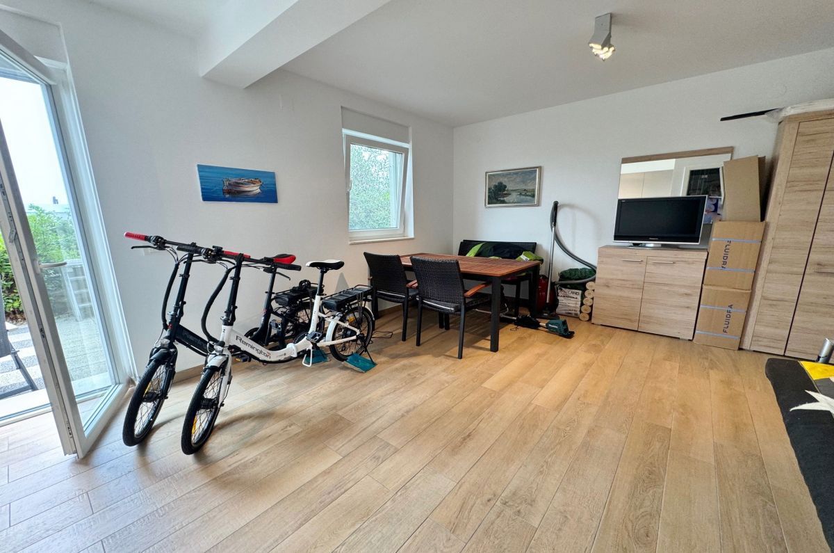 Appartamento arredato con piscina e vista mare - città di Krk