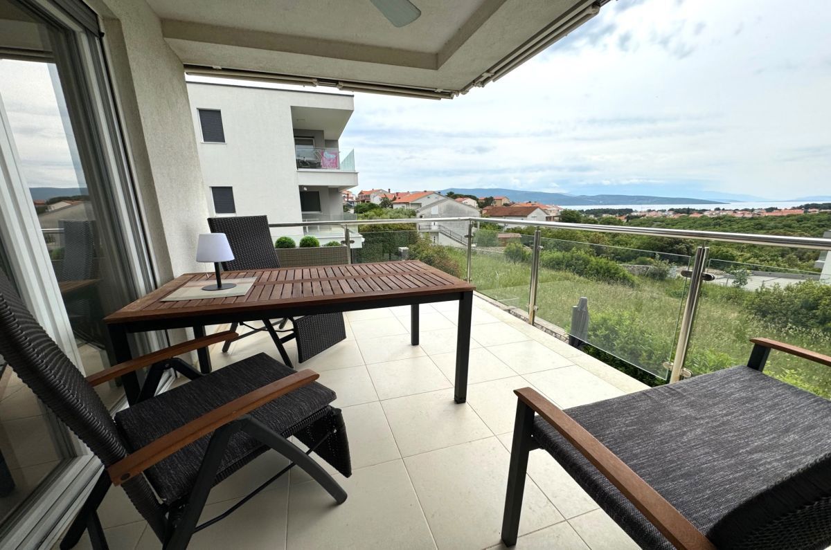 Appartamento arredato con piscina e vista mare - città di Krk
