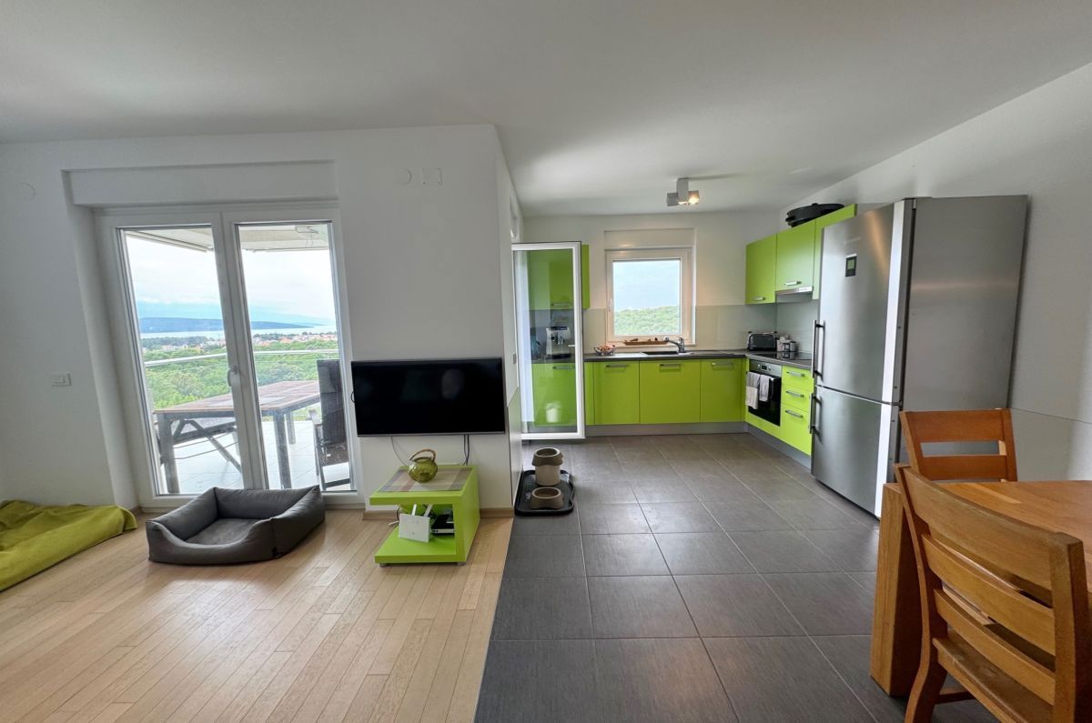 Appartamento arredato con piscina e vista mare - città di Krk