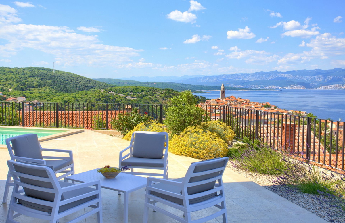 <Vila sa panoramskim pogledom na more - Vrbnik>  <Vila con vista panoramica sul mare - Vrbnik>