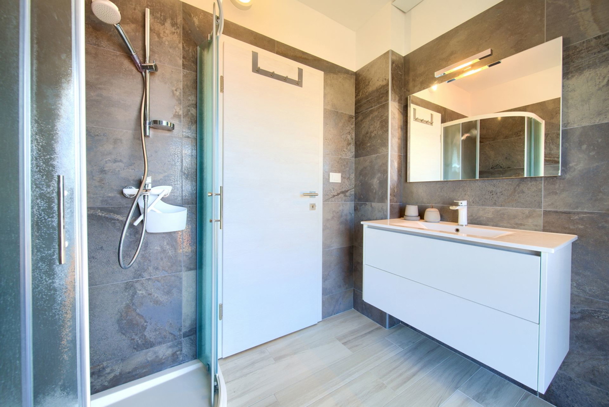 <Vila sa panoramskim pogledom na more - Vrbnik>  <Vila con vista panoramica sul mare - Vrbnik>