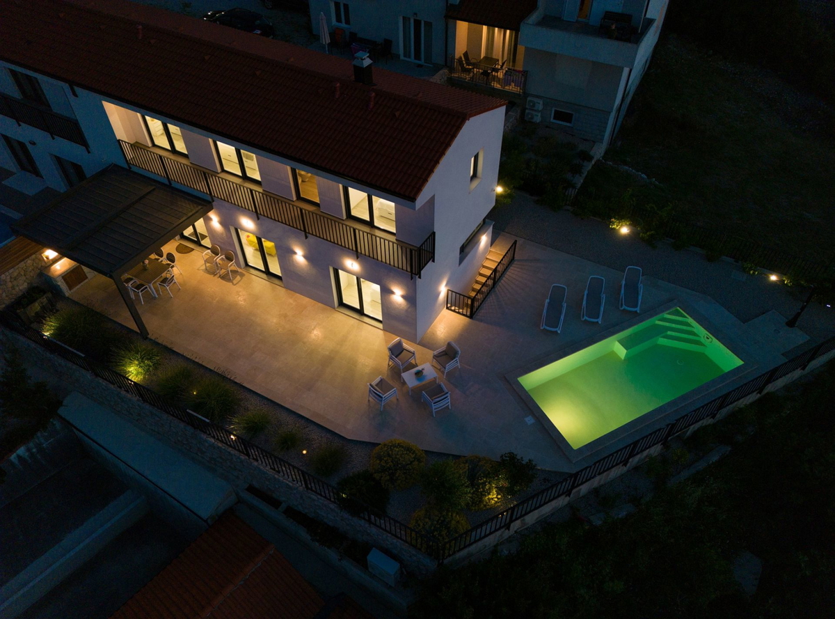 <Vila sa panoramskim pogledom na more - Vrbnik>  <Vila con vista panoramica sul mare - Vrbnik>