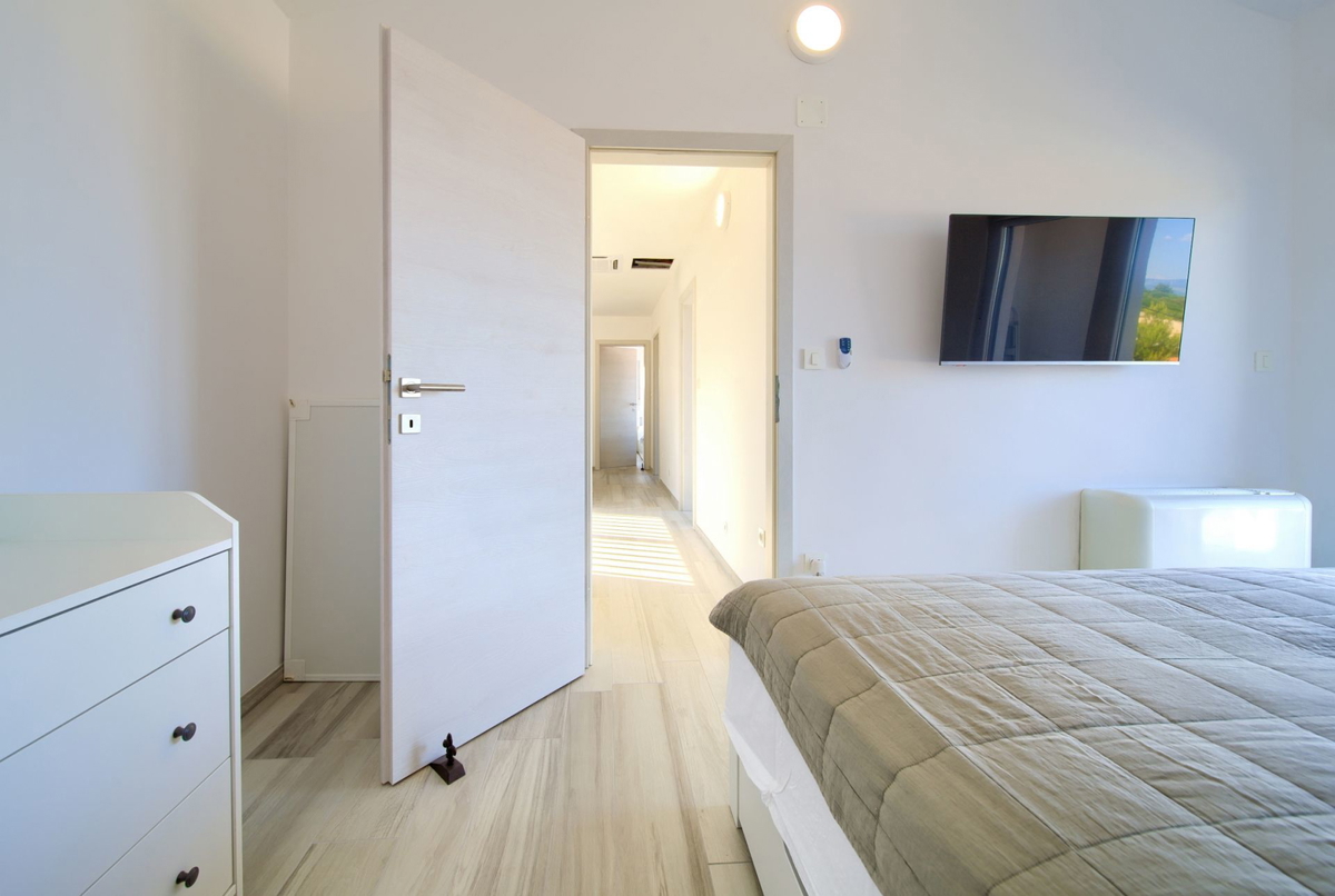 <Vila sa panoramskim pogledom na more - Vrbnik>  <Vila con vista panoramica sul mare - Vrbnik>