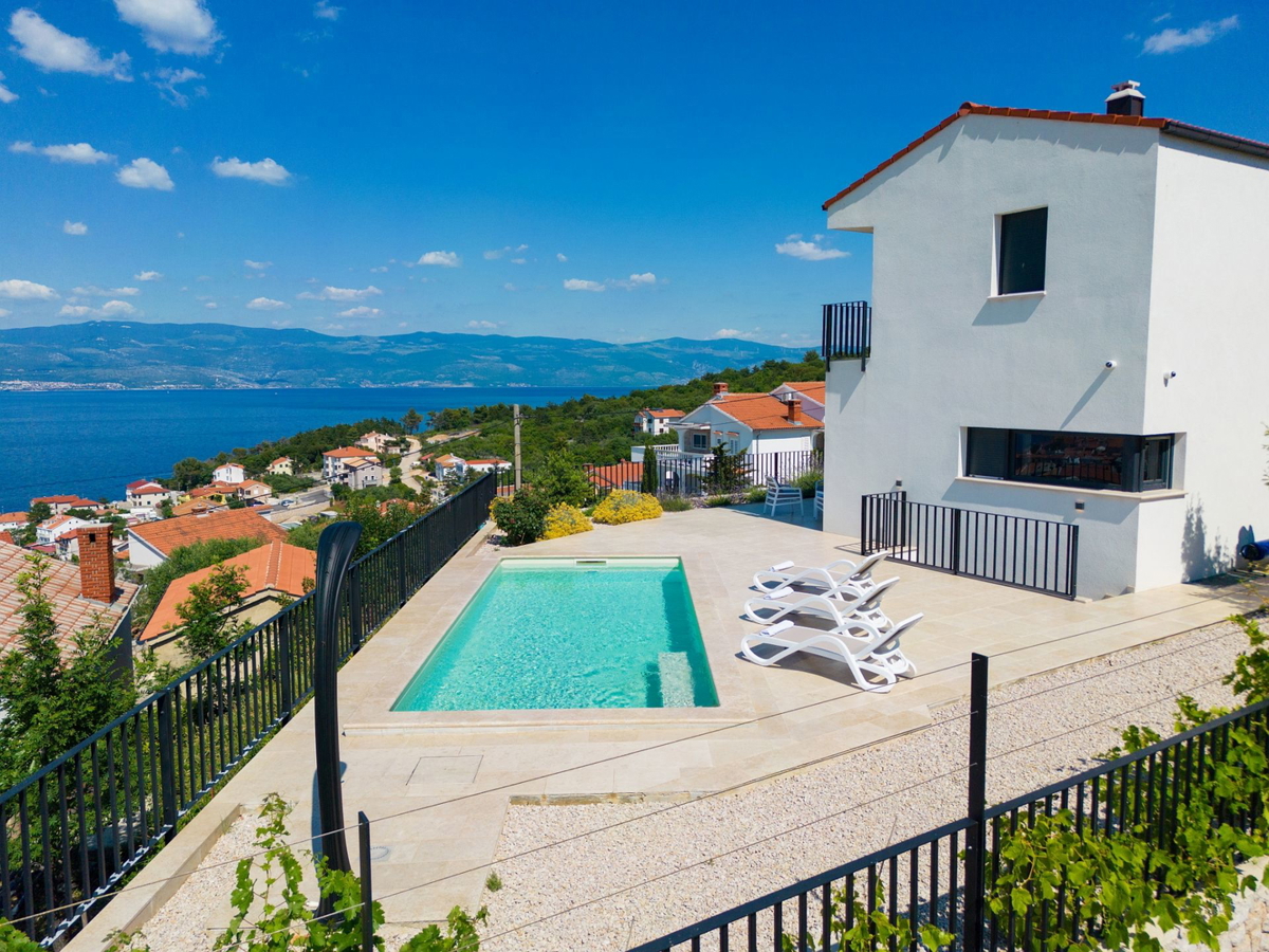 <Vila sa panoramskim pogledom na more - Vrbnik>  <Vila con vista panoramica sul mare - Vrbnik>