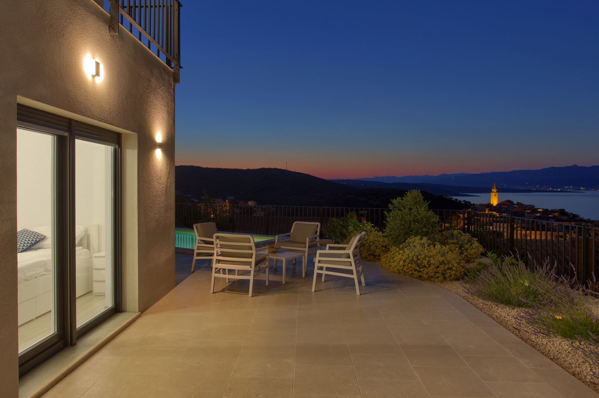 <Vila sa panoramskim pogledom na more - Vrbnik>  <Vila con vista panoramica sul mare - Vrbnik>