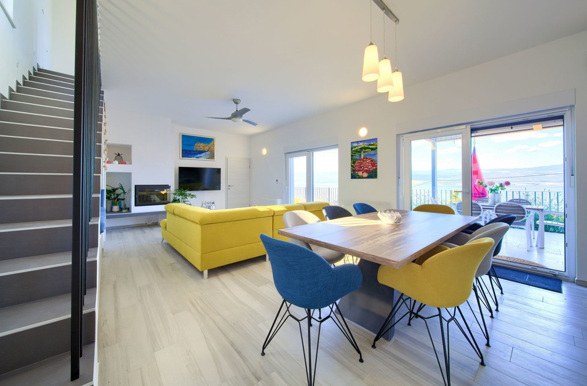 <Vila sa panoramskim pogledom na more - Vrbnik>  <Vila con vista panoramica sul mare - Vrbnik>