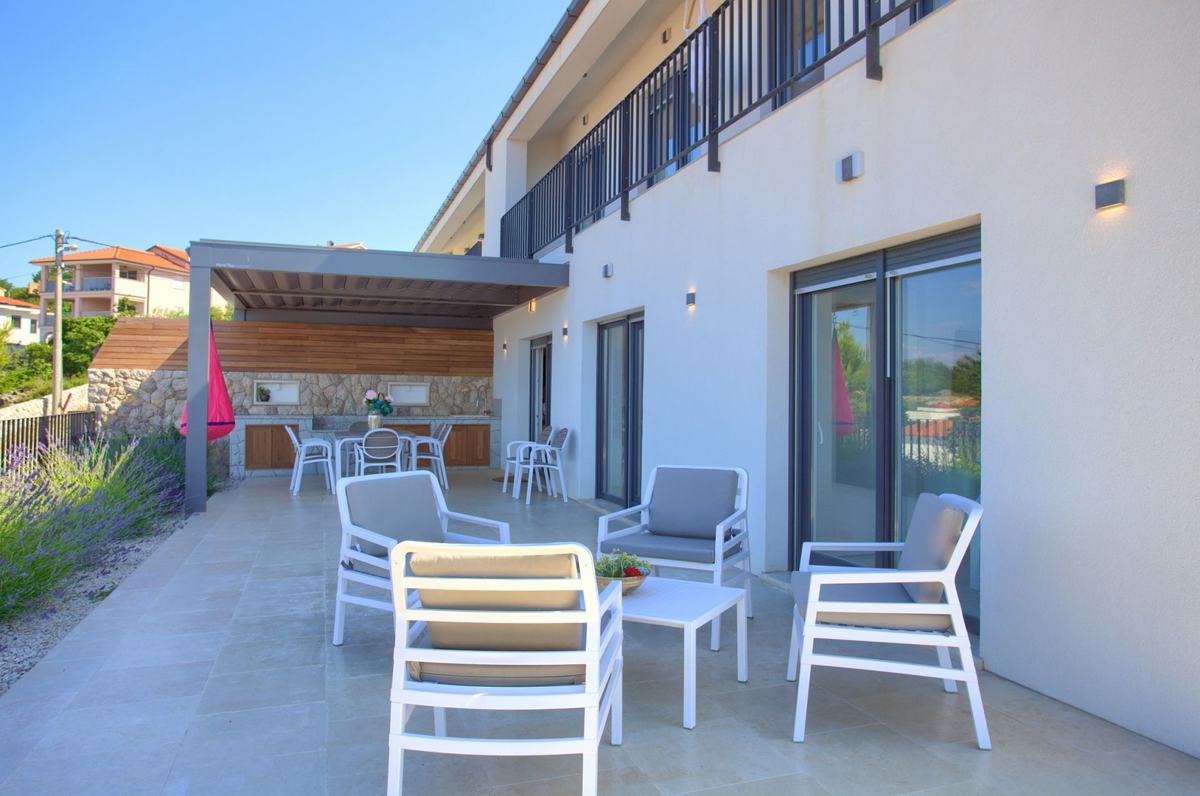 <Vila sa panoramskim pogledom na more - Vrbnik>  <Vila con vista panoramica sul mare - Vrbnik>