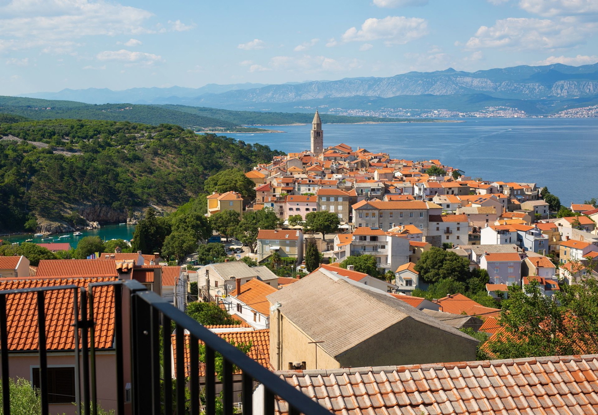 <Vila sa panoramskim pogledom na more - Vrbnik>  <Vila con vista panoramica sul mare - Vrbnik>