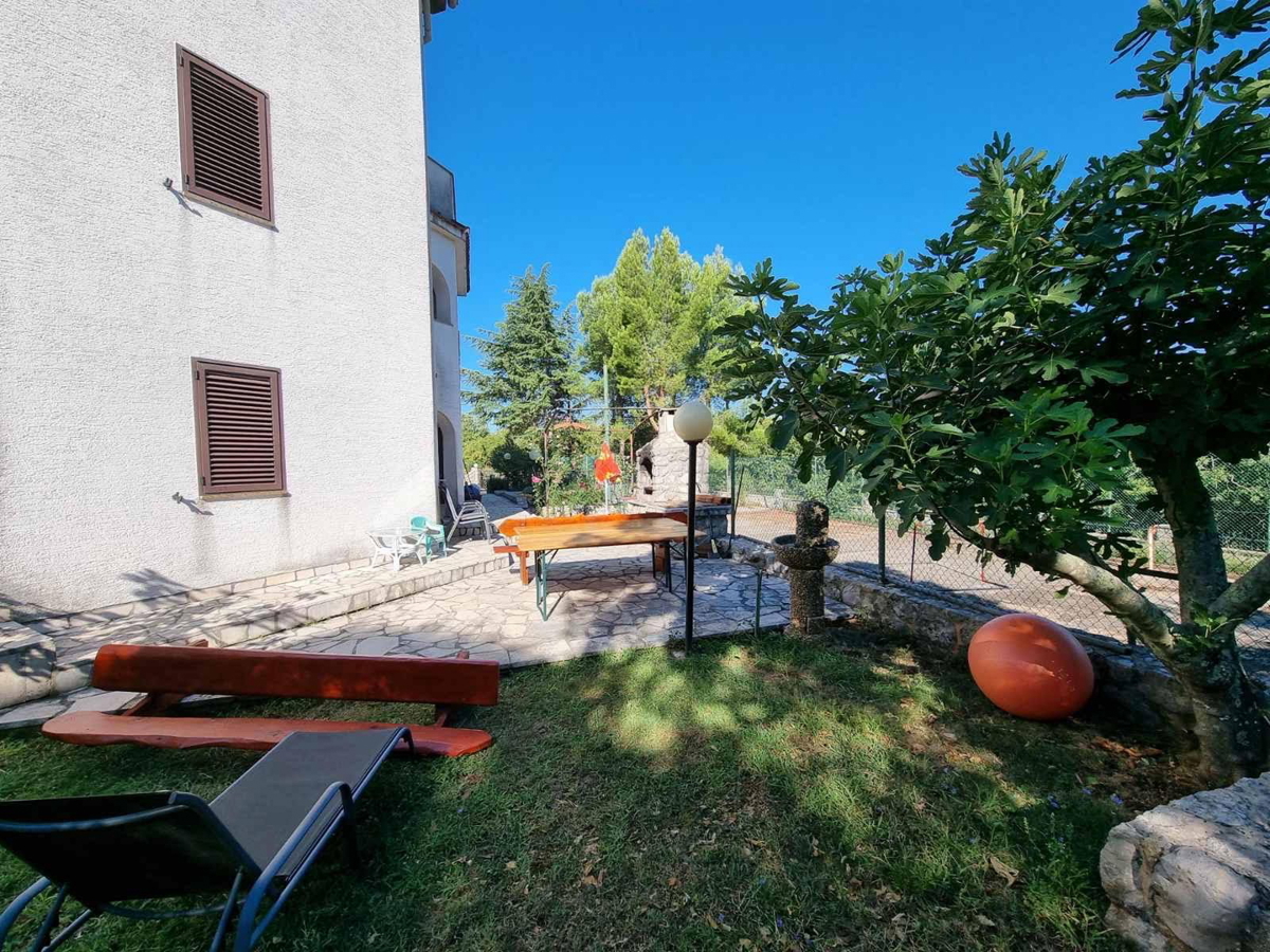 &lt;div&gt;Casa con una splendida proprietà - Rasopasno&lt;/div&gt;