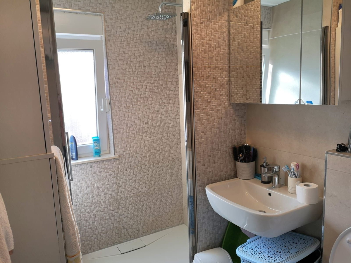 Malinska - opportunità, appartamento su due piani con vista mare