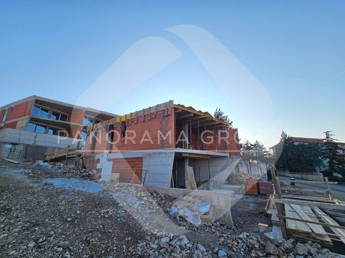 <!DOCTYPE html>
<html>
<head>
    <title>Translated Property Description</title>
</head>
<body>
    <p>Casa bifamiliare di lusso - in fase di costruzione, Jadranovo</p>
</body>
</html>