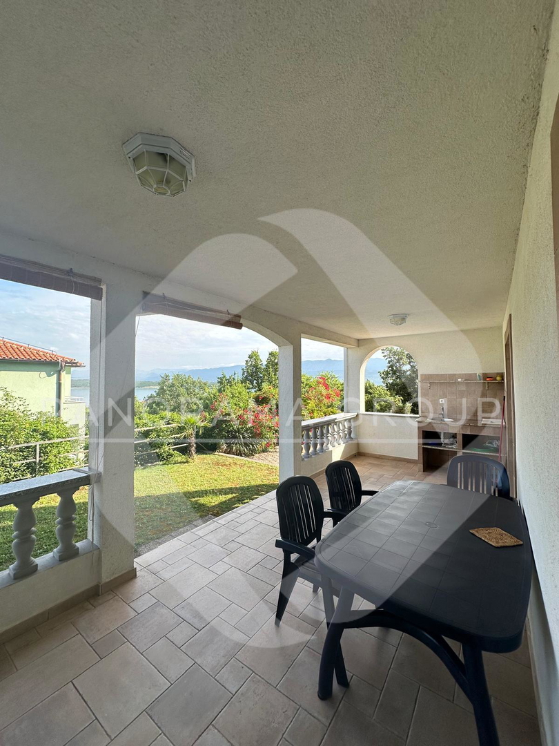 Novo, solo da noi! Appartamento con giardino, a 100m dal mare e dalla spiaggia, Klimno