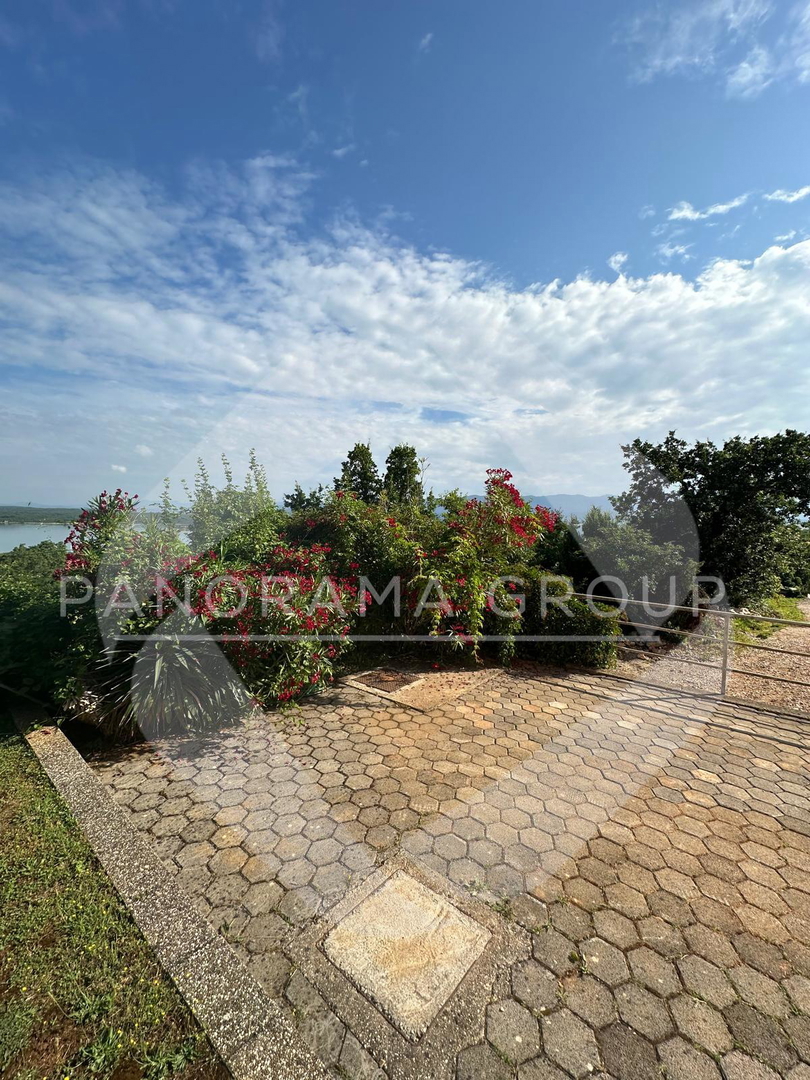 Novo, solo da noi! Appartamento con giardino, a 100m dal mare e dalla spiaggia, Klimno