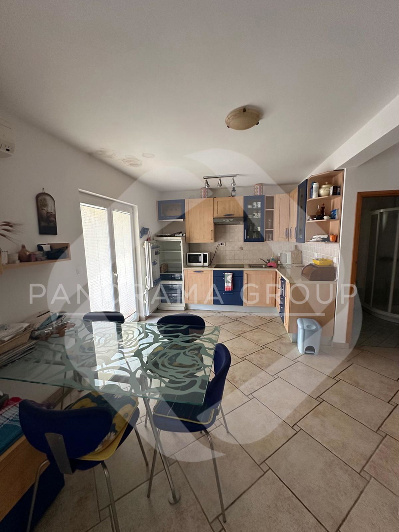 Novo, solo da noi! Appartamento con giardino, a 100m dal mare e dalla spiaggia, Klimno