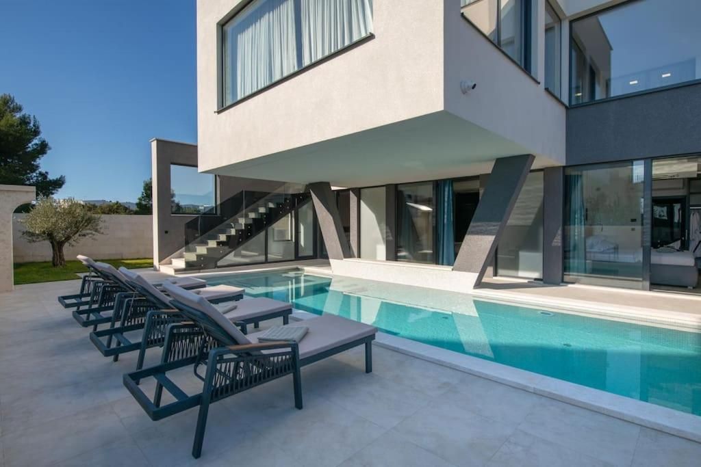 &lt;Villa di lusso - esclusiva in offerta - Medulin, Istria&gt;