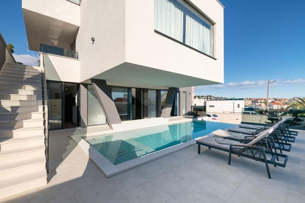 &lt;Villa di lusso - esclusiva in offerta - Medulin, Istria&gt;