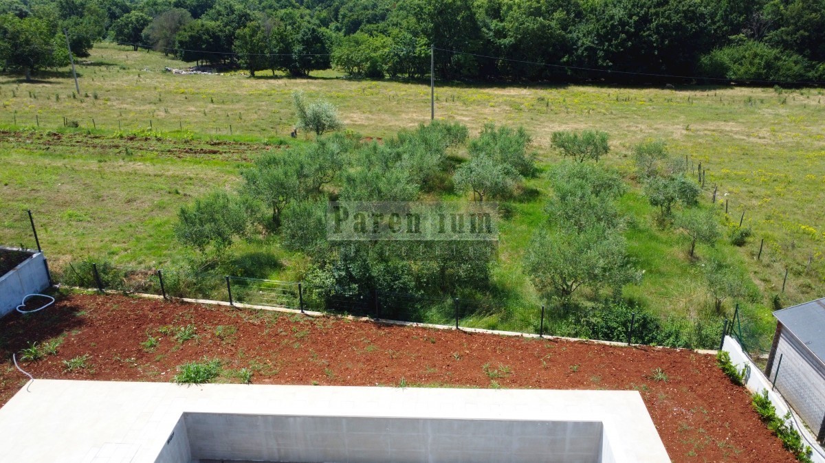 Tinjan, dintorni, splendida casa su un piano circondata dalla natura!