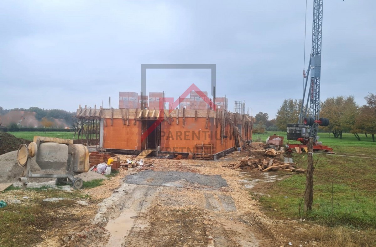 Poreč, dintorni, appartamento con due camere da letto, giardino e piscina!