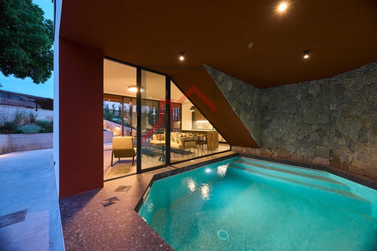 Poreč, dintorni, bellissima villa moderna con piscina coperta!