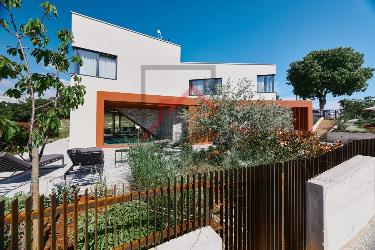 Poreč, dintorni, bellissima villa moderna con piscina coperta!