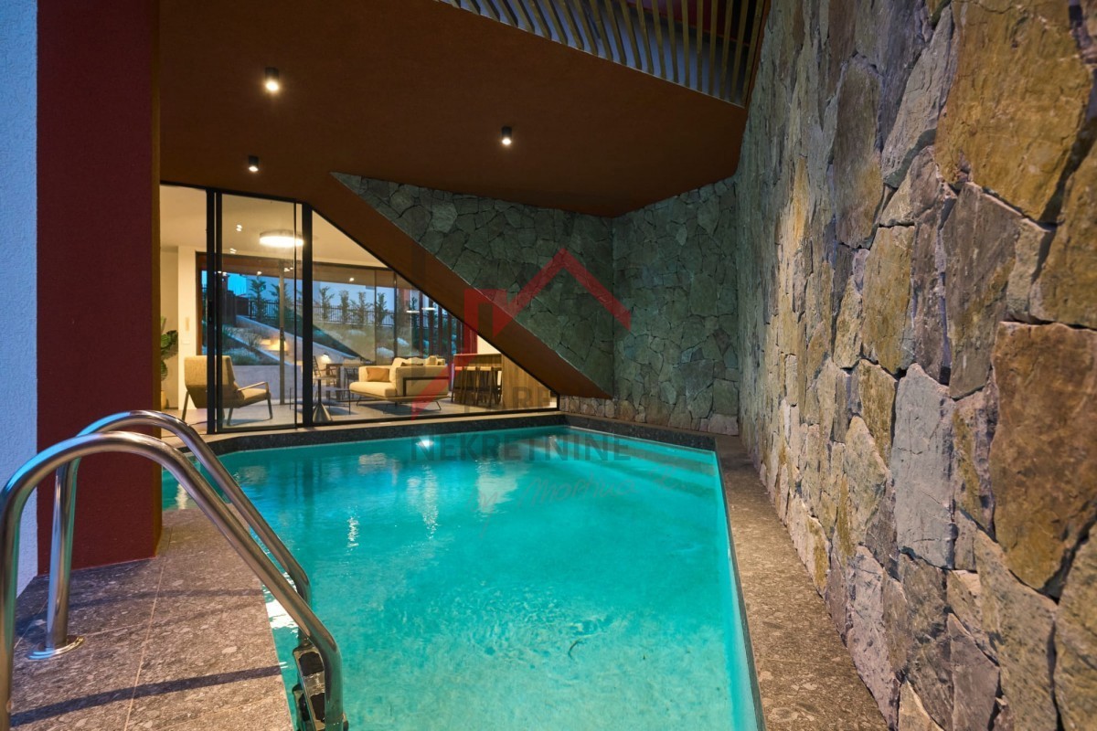 Poreč, dintorni, bellissima villa moderna con piscina coperta!