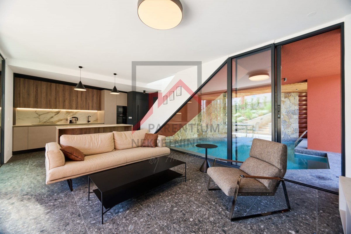 Poreč, dintorni, bellissima villa moderna con piscina coperta!