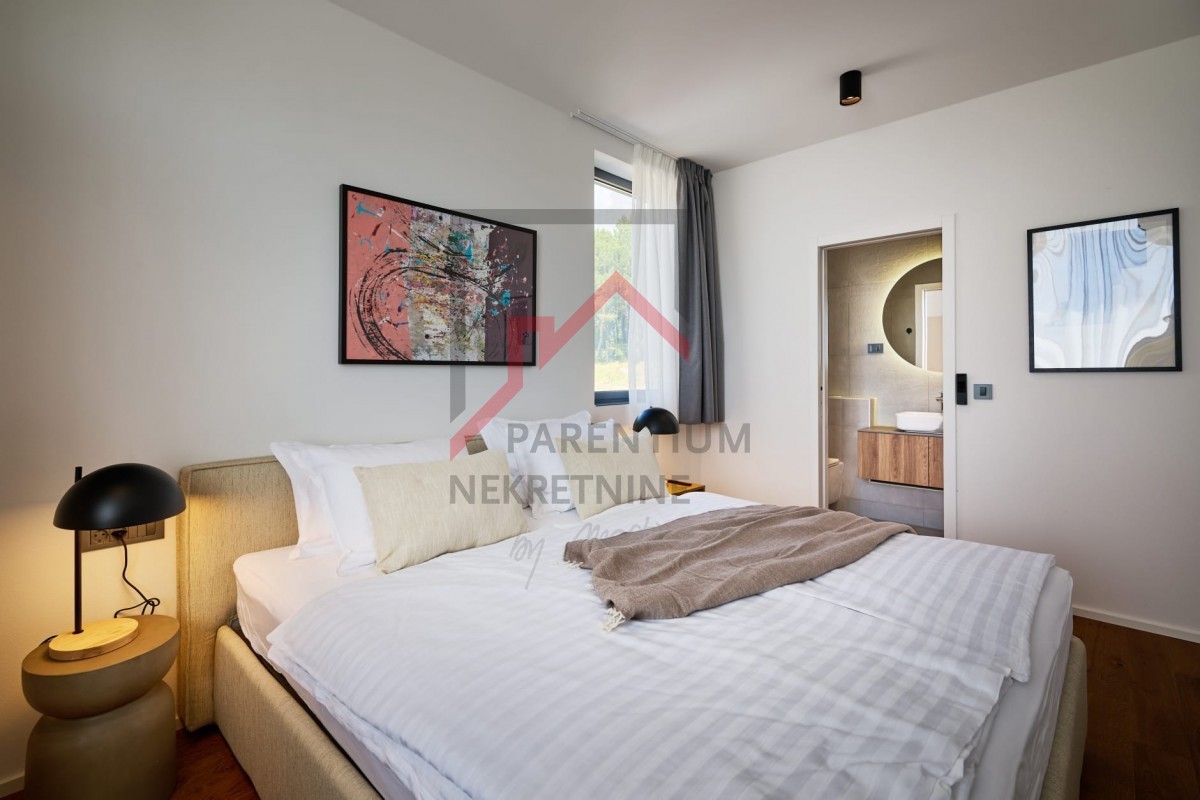 Poreč, dintorni, bellissima villa moderna con piscina coperta!