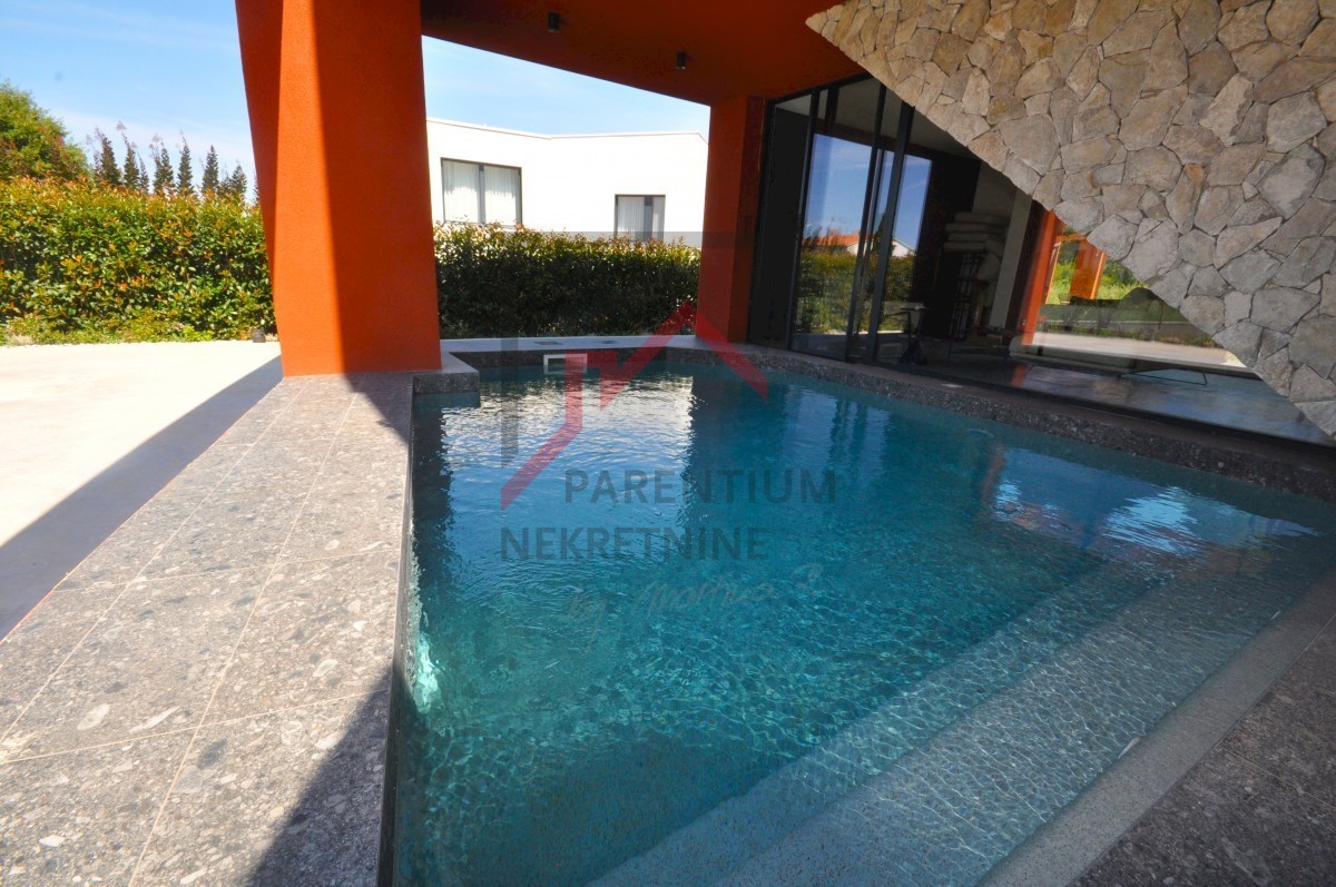 Poreč, dintorni, bellissima villa moderna con piscina coperta!