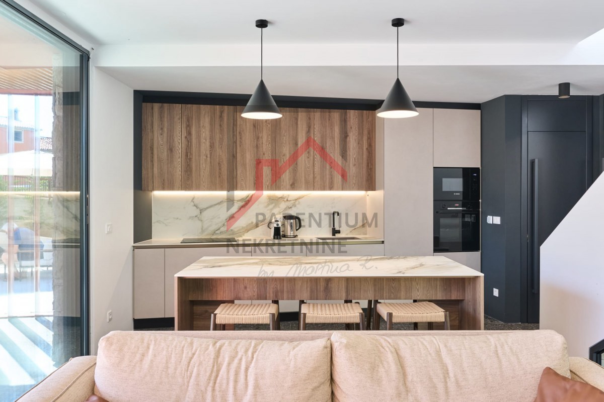 Poreč, dintorni, bellissima villa moderna con piscina coperta!